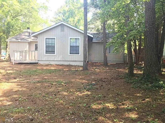 3 bed, 1.5 bath, 1028 sqft, $1,450 — Photo 2