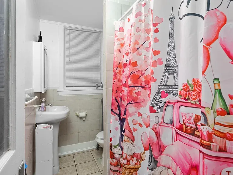 237 Ardmore Ave #1 — Photo 7