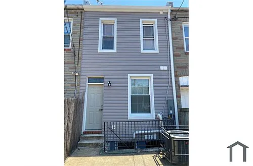 146 N East Ave Photo 1