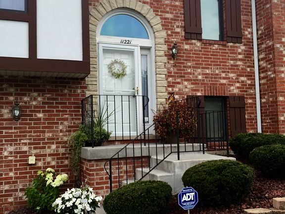 3rd image of 11221 Bradley Ct