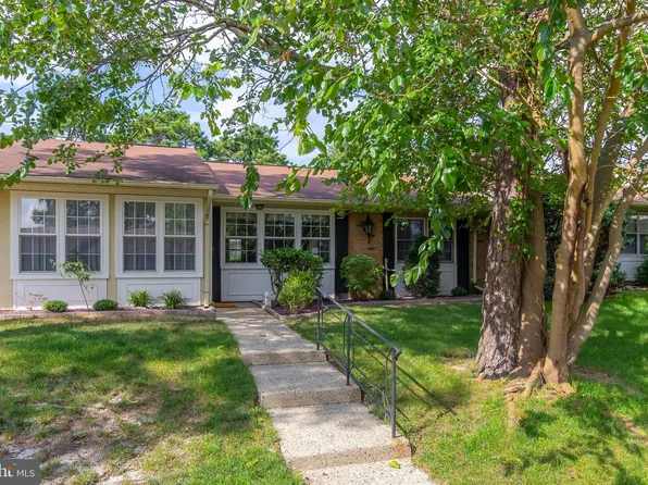 35 Edinburgh La, Manchester Township, NJ 08759