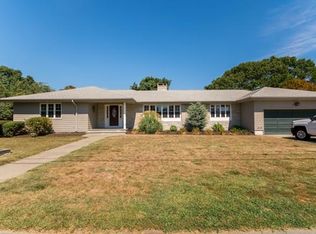19 Beechwood Dr, Dartmouth, MA 02748