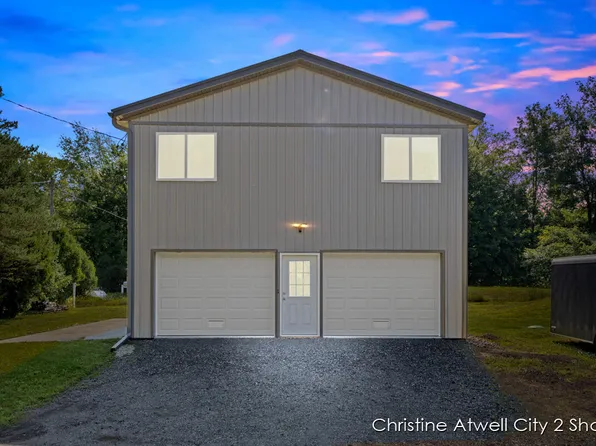 2715 Nancy St, Hastings, MI 49058