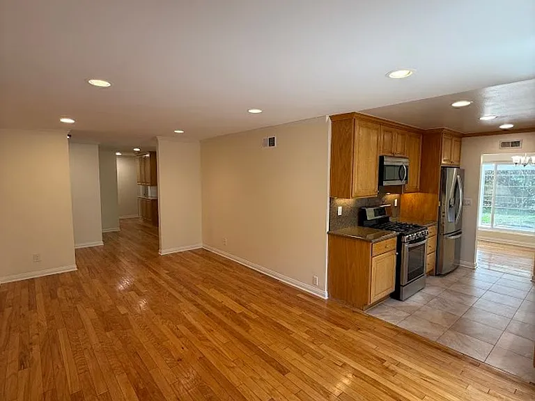 23350 Keswick St — Photo 8