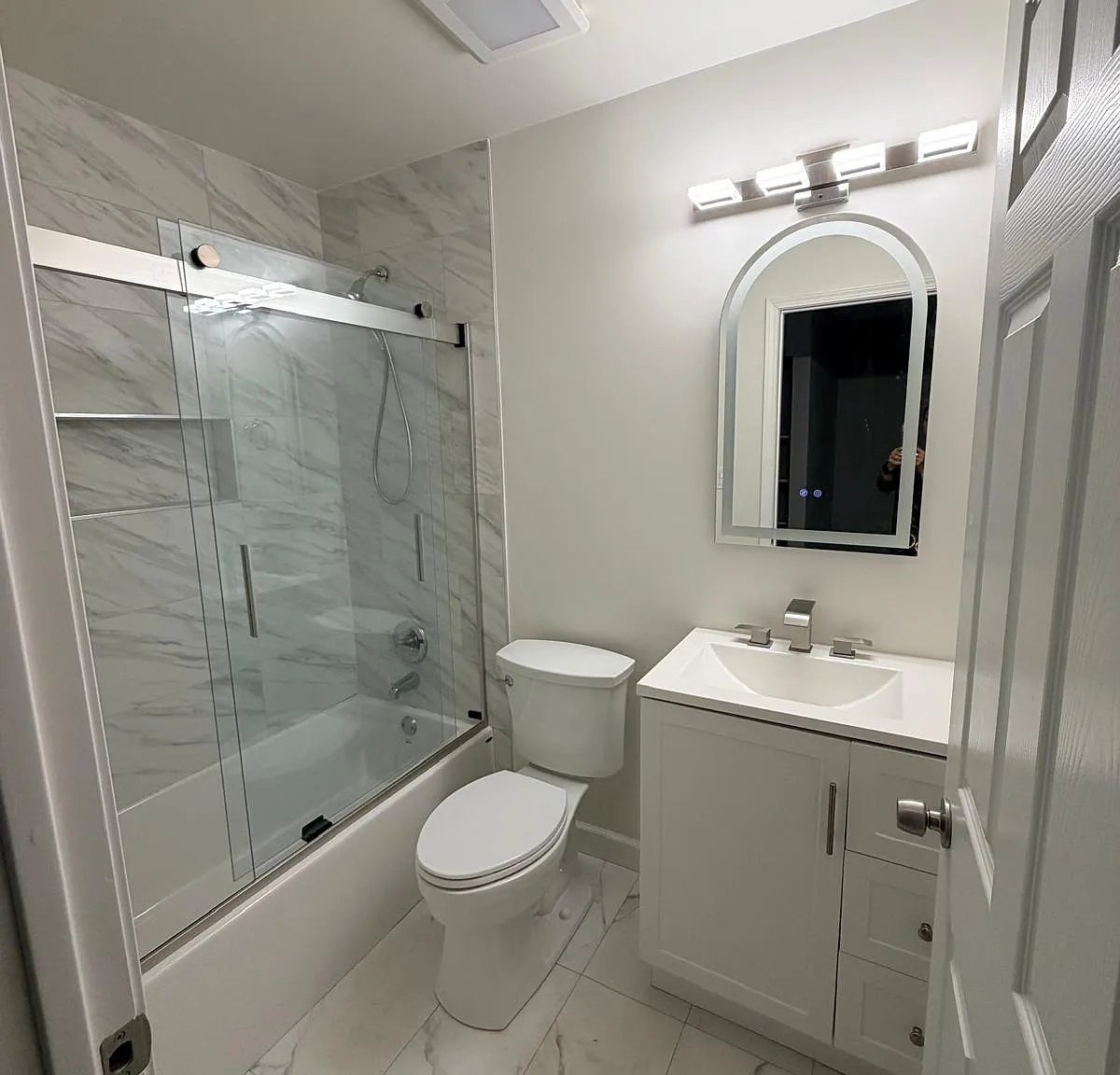 3 bed, 1.5 bath, 1345 sqft, $2,795 — Photo 3