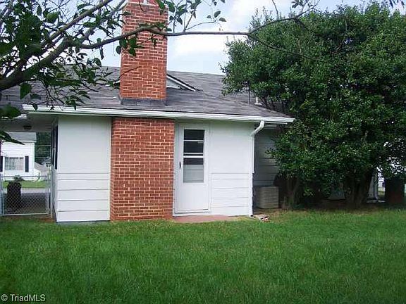 3rd image of 304 E Dalton Rd