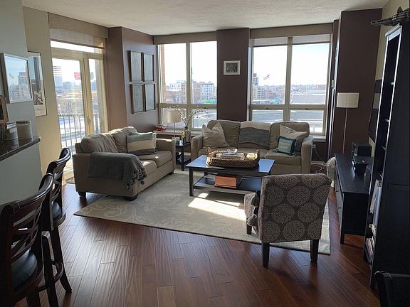 3rd image of 600 N Kingsbury St APT 810