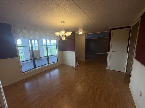 5th image of 3656 Hickory Grove Rd N