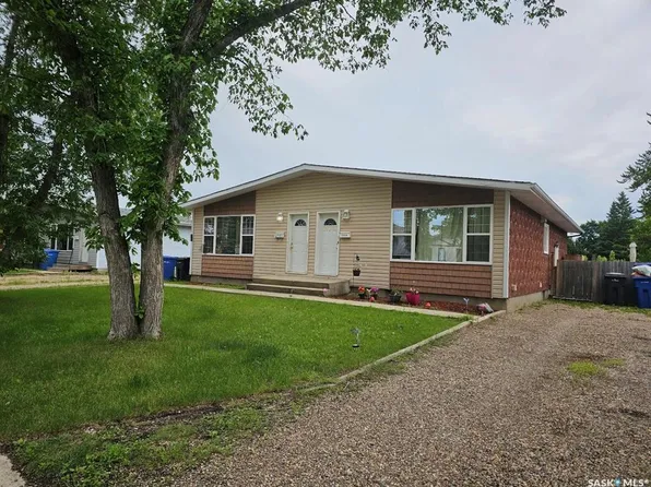 8998 Panton AVENUE, North Battleford, SK S9A 3J9