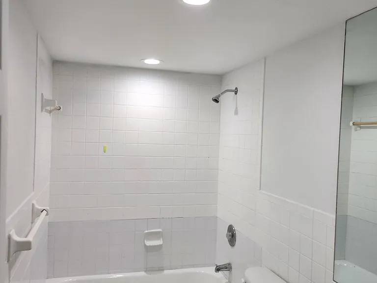 7010 NW 186th St #5-307 — Photo 3