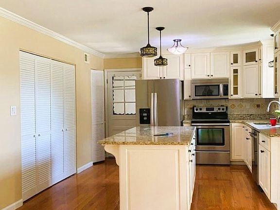 5th image of 511 Tolham Dr