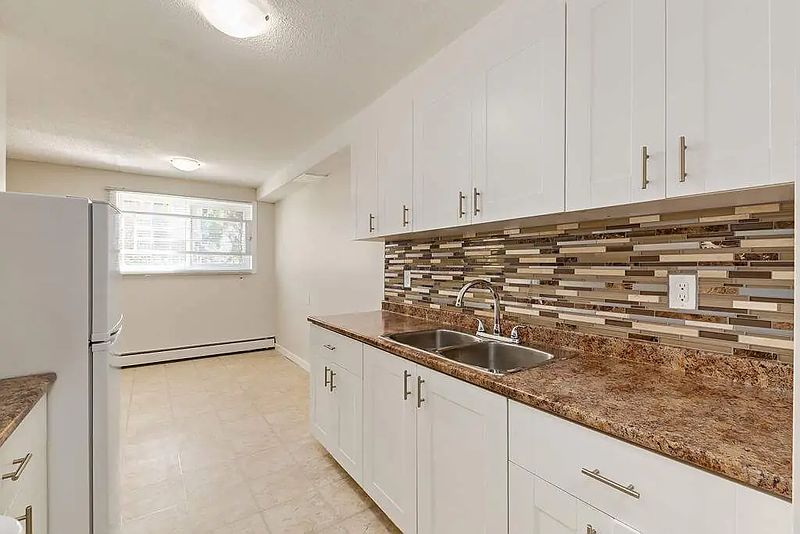 Edmonton Apartment for rent - 2 Bedrooms — photo 11
