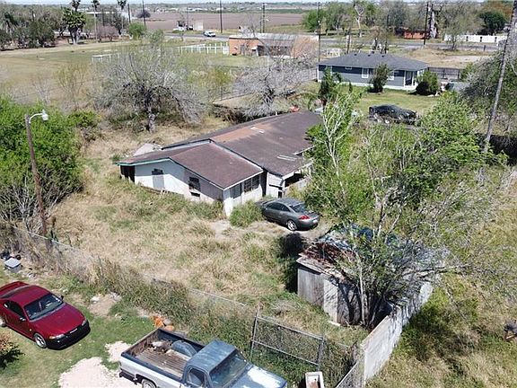 4th image of 1711 Hidalgo St
