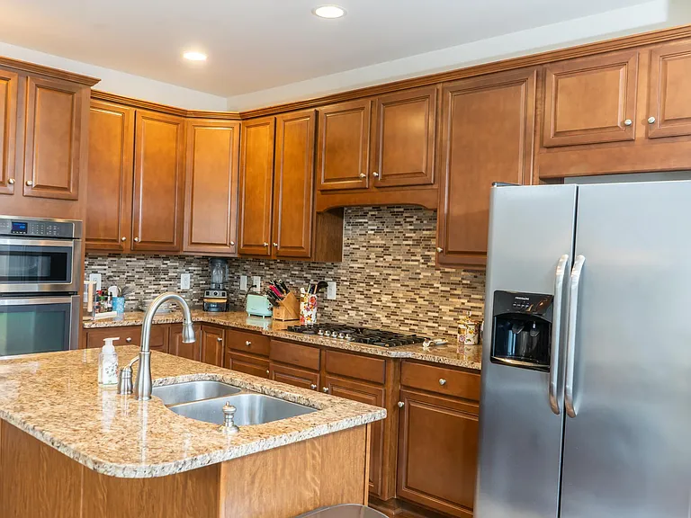 25095 Croxley Green Sq — Photo 81