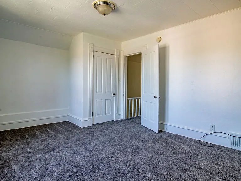 1612 Baxter Ave — Photo 11