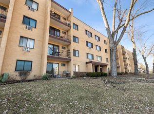 6670 S Brainard Ave APT 411, Countryside, IL 60525