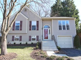 20025 Cinnabar Dr, Gaithersburg, MD 20879