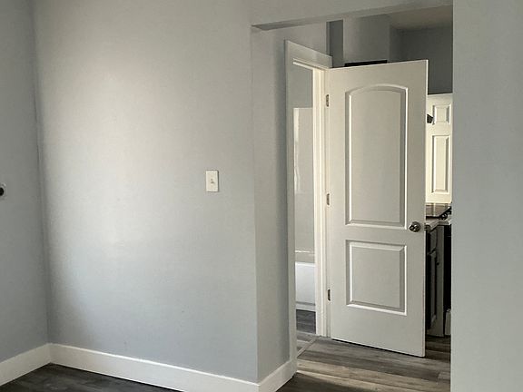 5th image of 2084 W 81st St #1