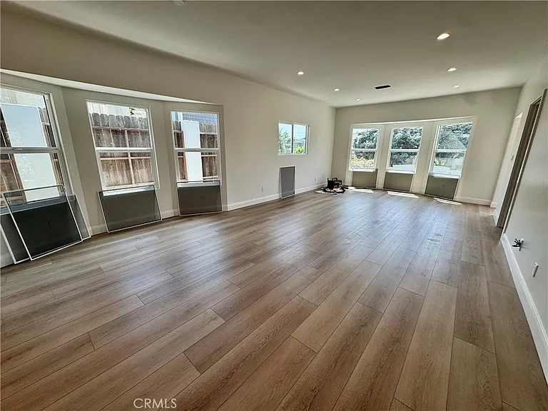108 S Guadalupe Ave — Photo 23