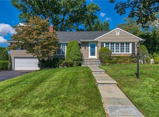 19 Hayhurst Rd, New Rochelle, NY 10804