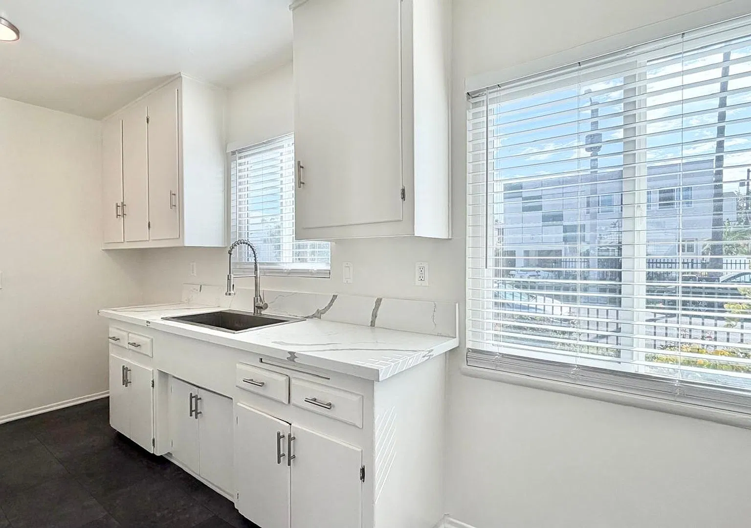 Meadowbrook Apartments — Photo 4