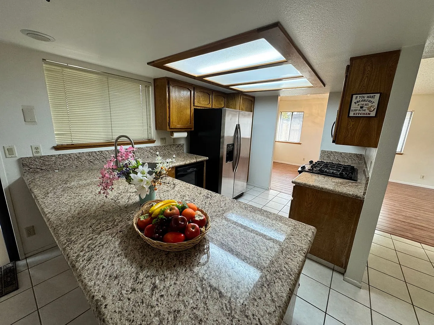 Beautiful 4 Bedroom Home — Photo 3