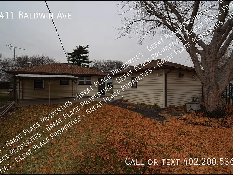 4411 Baldwin Ave — Photo 2