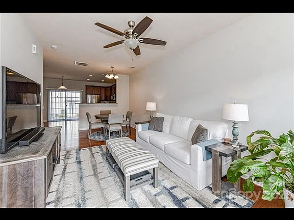 4th image of 4633 Quinton Ln