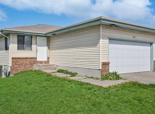 3401 N 20th St #3401, Lincoln, NE 68521