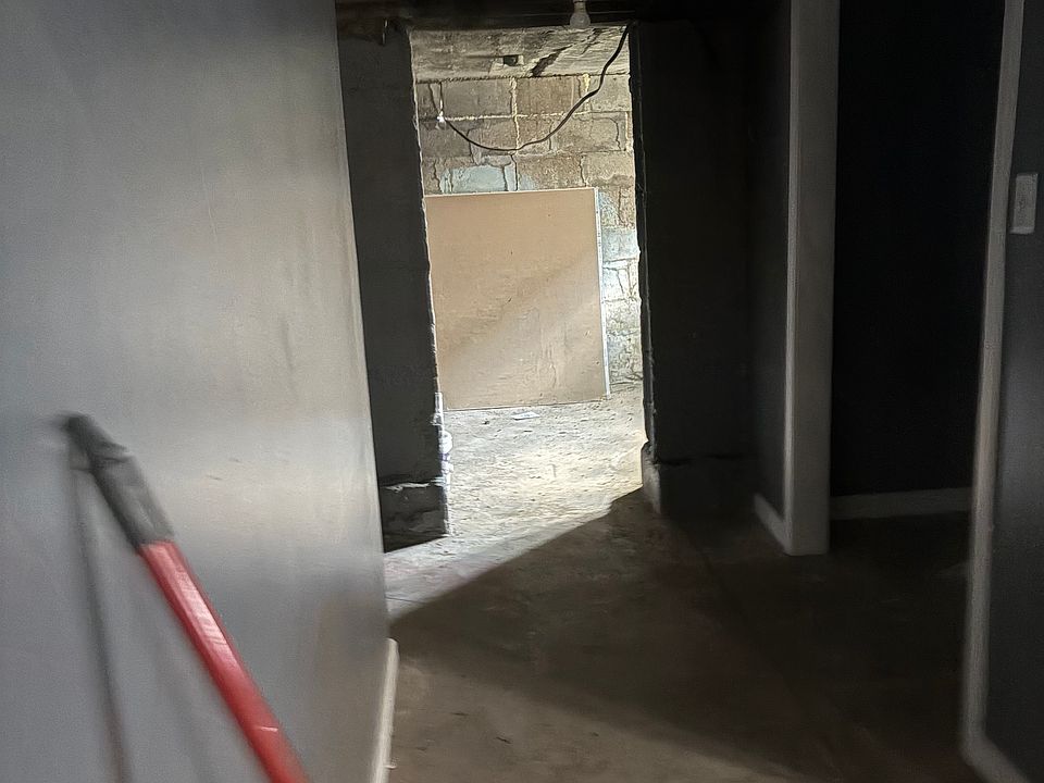 2nd image of 1048 S 43rd St