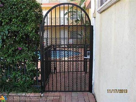 2nd image of 924 SE 2nd St APT 25