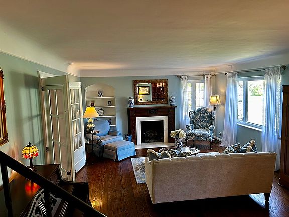 5th image of 5621 Wynnburne Ave