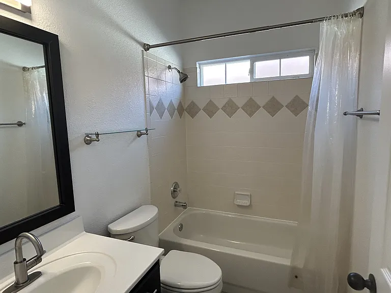 7224 Boxwood Ave NE — Photo 14