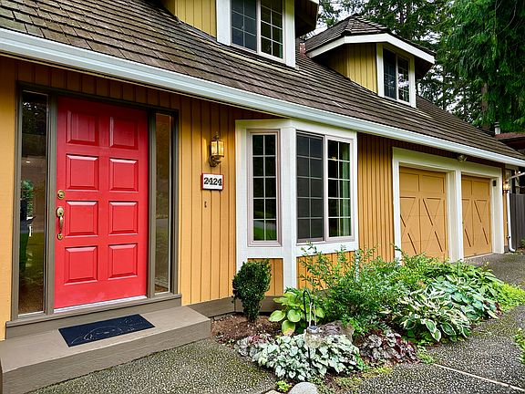 2nd image of 2424 Sahalee Dr E