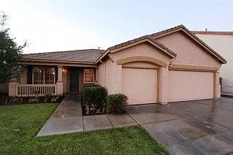 332 Rose Ave photo 1
