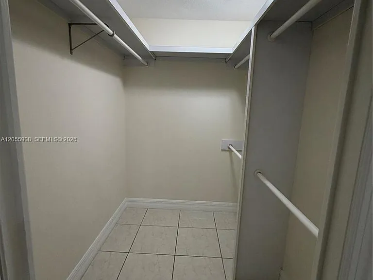 6932 Crown Gate Dr — Photo 9