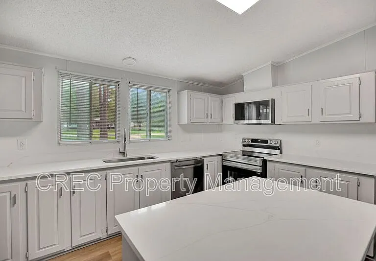 405 Vine St — Photo 4