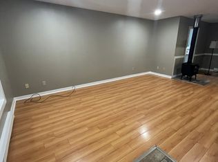 32 Cemetery Rd, Halfmoon, NY 12065