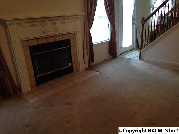 4th image of 135 SW Eastfield Dr