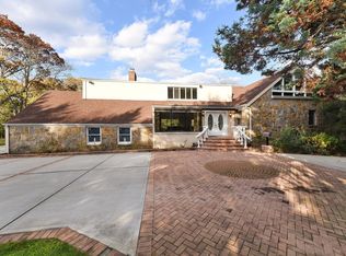 236 Richards Ln, Hewlett, NY 11557