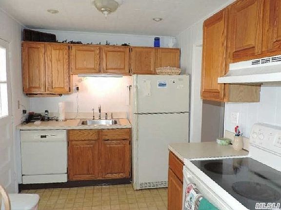 5th image of 2226 Elderberry Dr