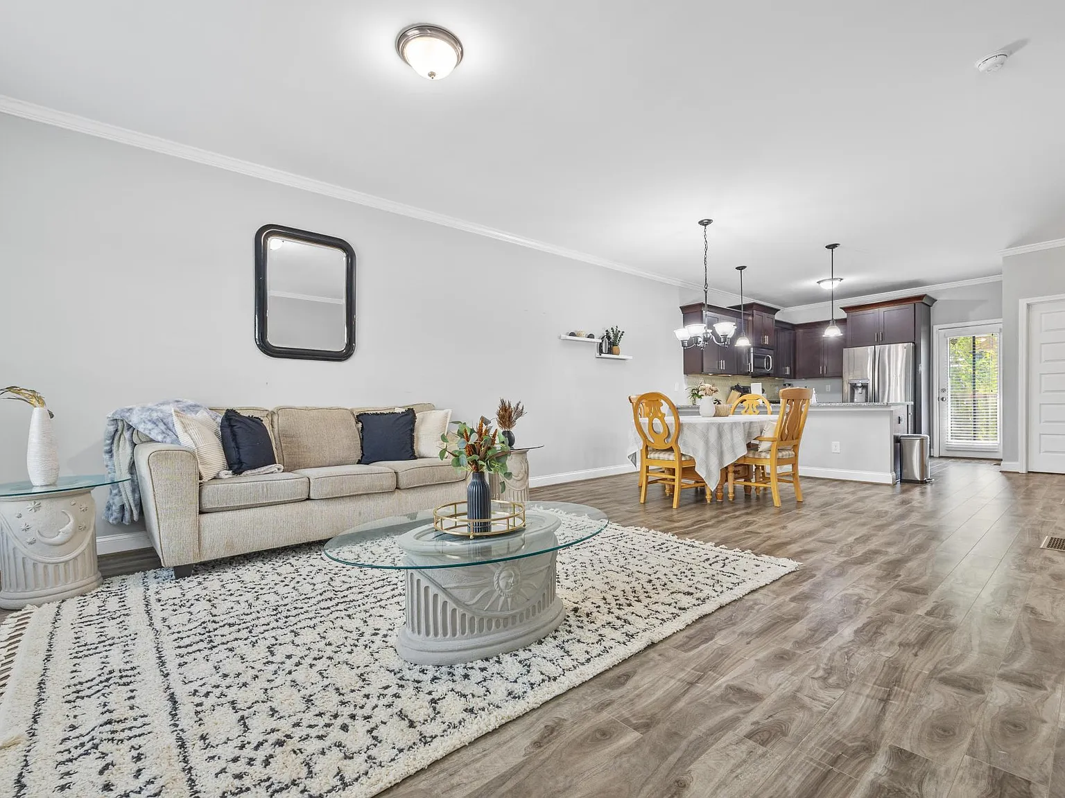 1365 Memorial Dr SE — Photo 3