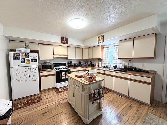 2nd image of 38 Cliffside Dr #4