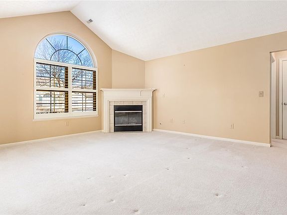 4th image of 755 Kingsmead Rd