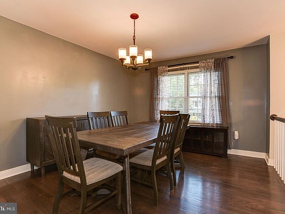 4th image of 950 Autumnwood Dr