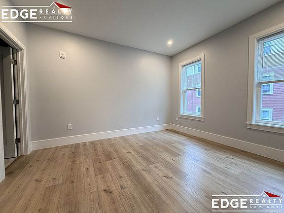 5th image of 124 Kenrick St #4A