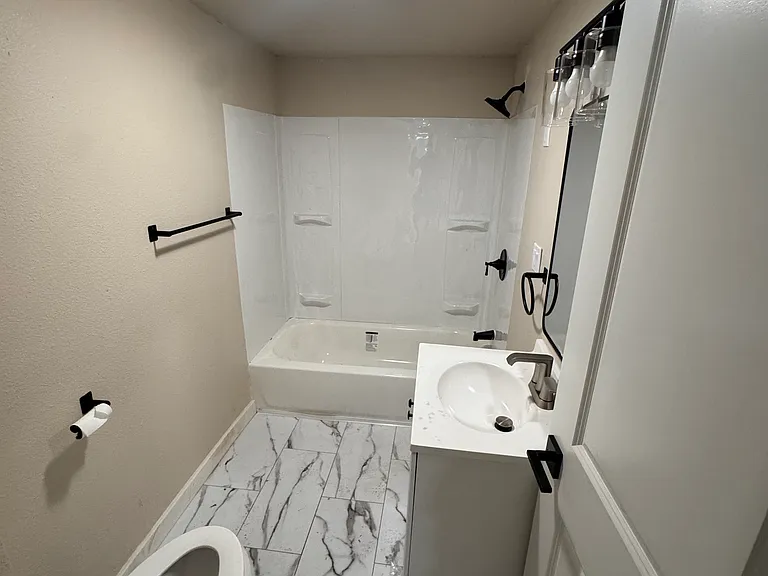 1202 Rhobina St — Photo 13
