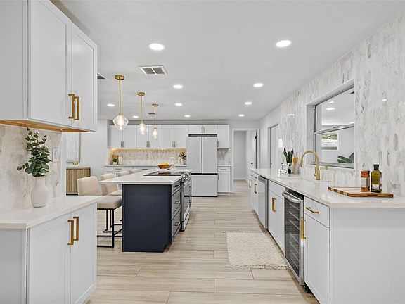 4th image of 1905 Oro Ct