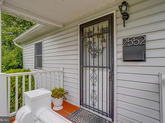 5th image of 2552 Arthur Ave