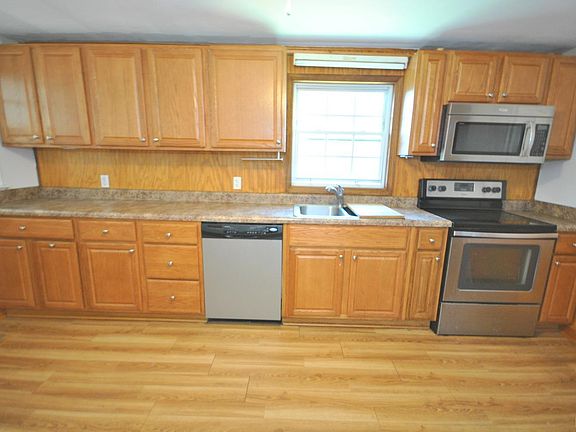 5th image of 134 Edgewood Ln